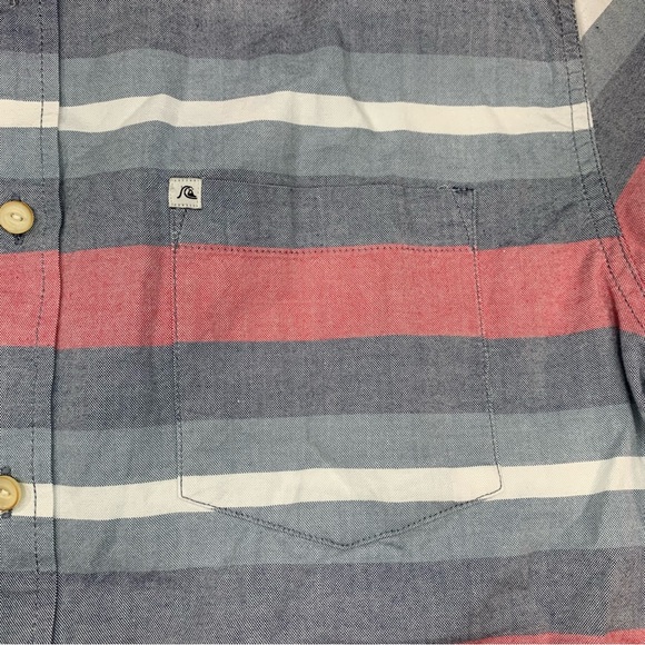 Quiksilver Men's Striped Button down short sleeve shirts size Medium - Picture 2 of 10